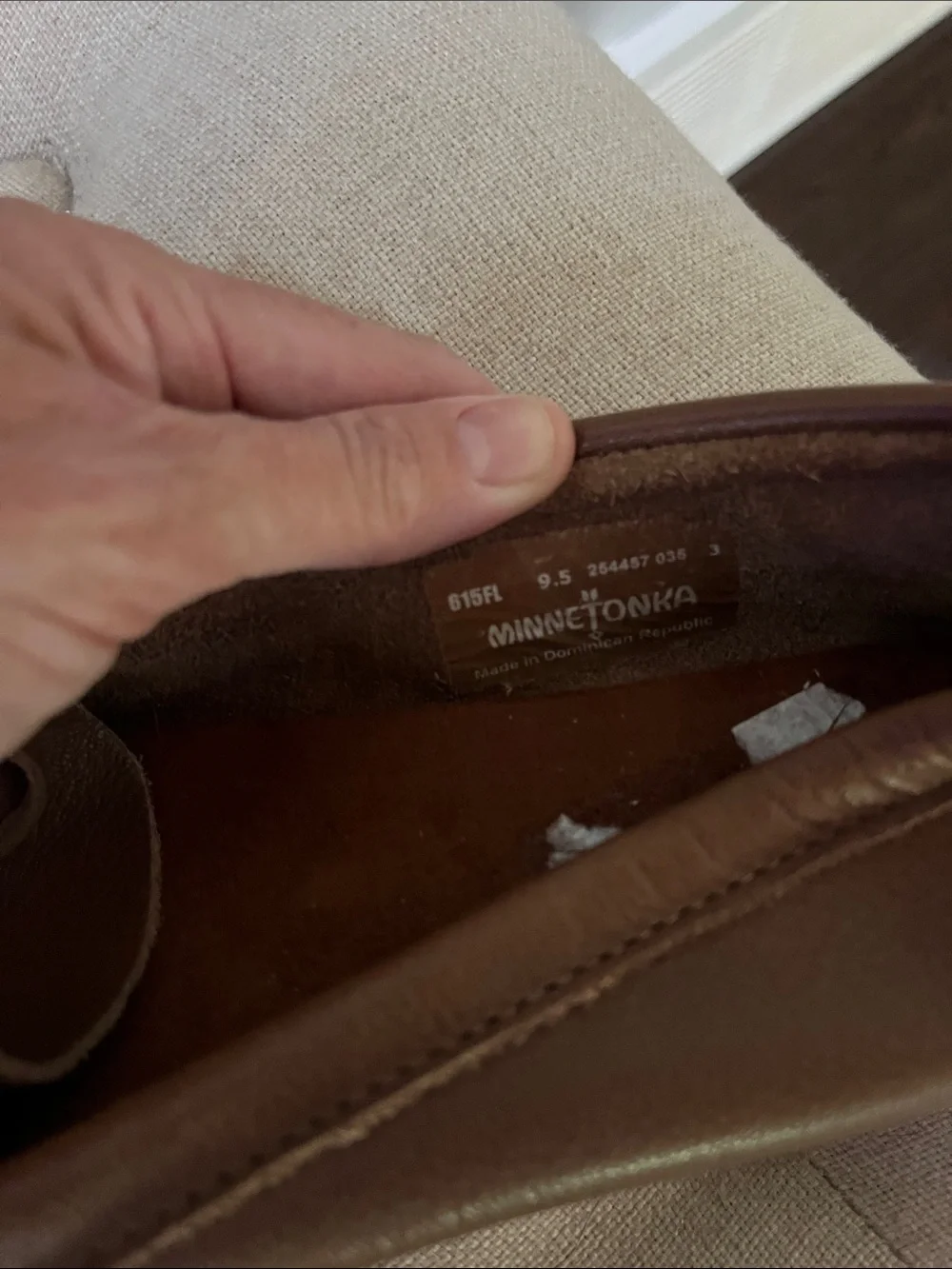 Near perfect Minnetonka driving moccasins size 9.5